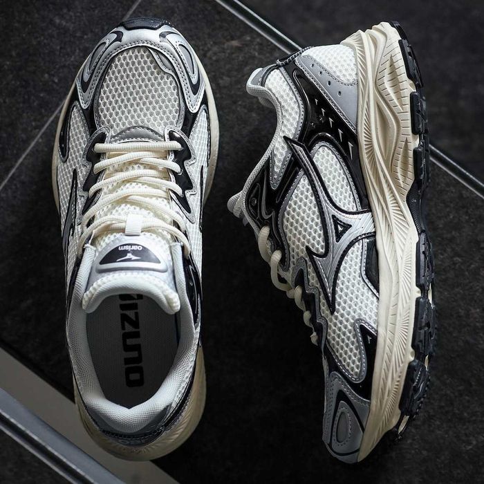 Кросівки Mizuno Racer S White Beige (41, 42)