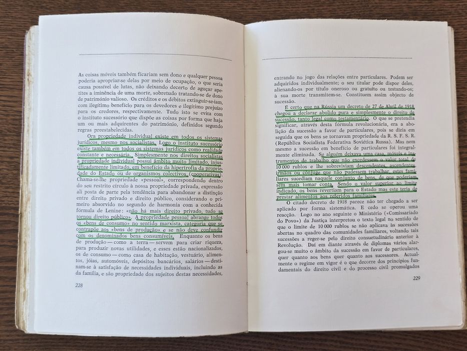 Legal Books / Law / 1 = €2.50 / 10 = €2064286382907778122