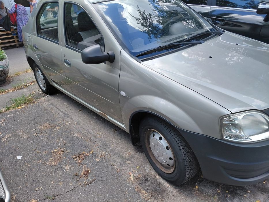 Renault Logan 2011 року