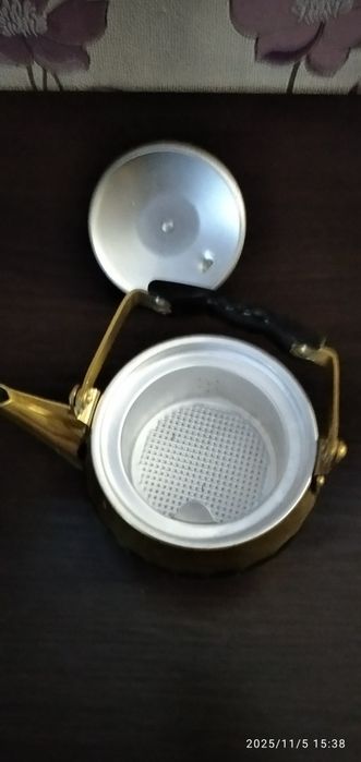 Самовар електричний.