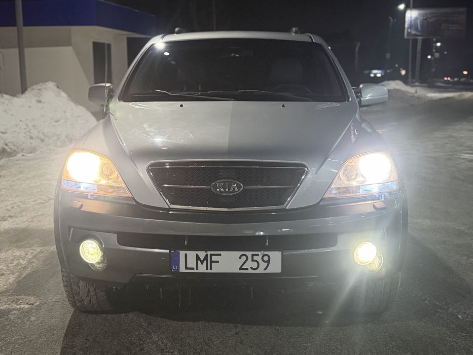 Kia Sorento 2.5 дизель АКПП полный привод рама продам или обмен