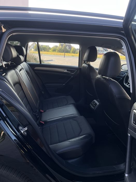 Продам автомобіль Golf 7 2015р 1.6 tdi МКПП