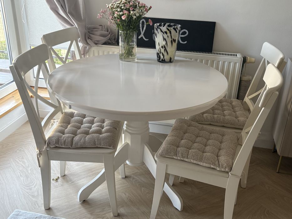 Stół biały okrągły i krzesła z ikea sprzedam