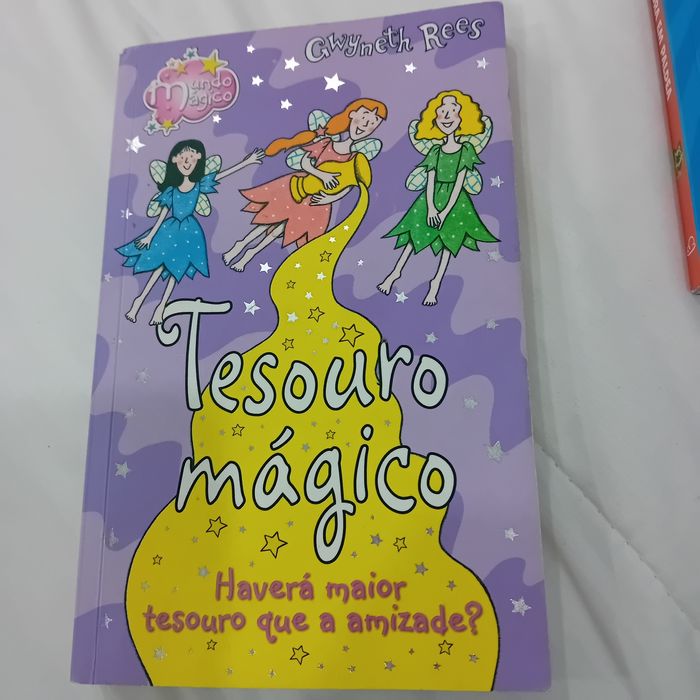 Livros de histórias infantis Pokémon/ Minecraft e outros