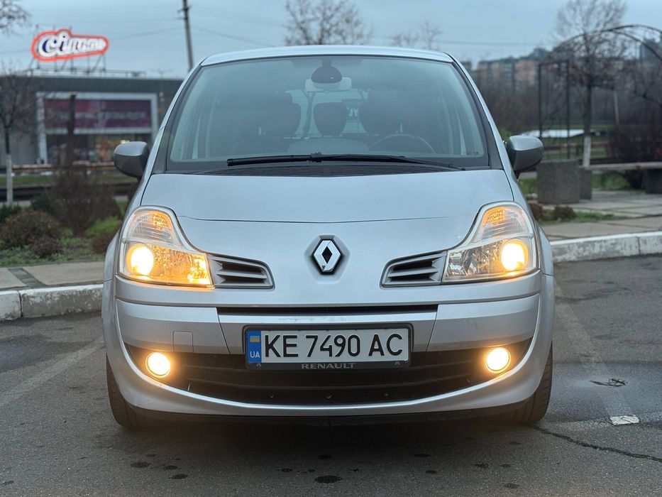 Renaylt Grand Modus 2011 год Идеальный