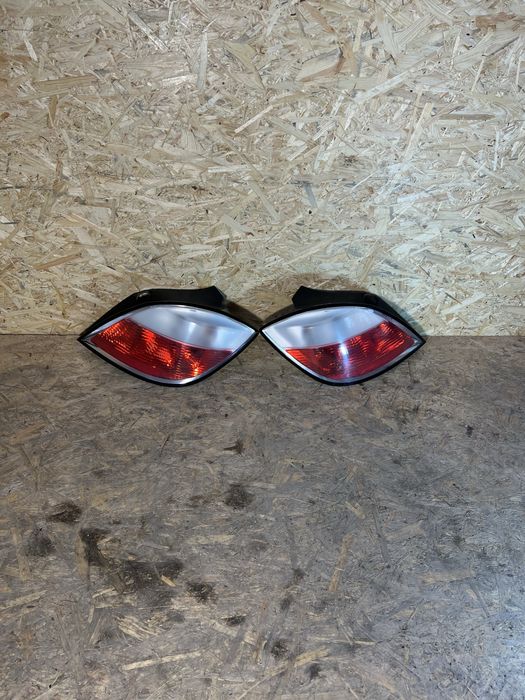 Opel Astra H / Lampy tył / Lampy tylne