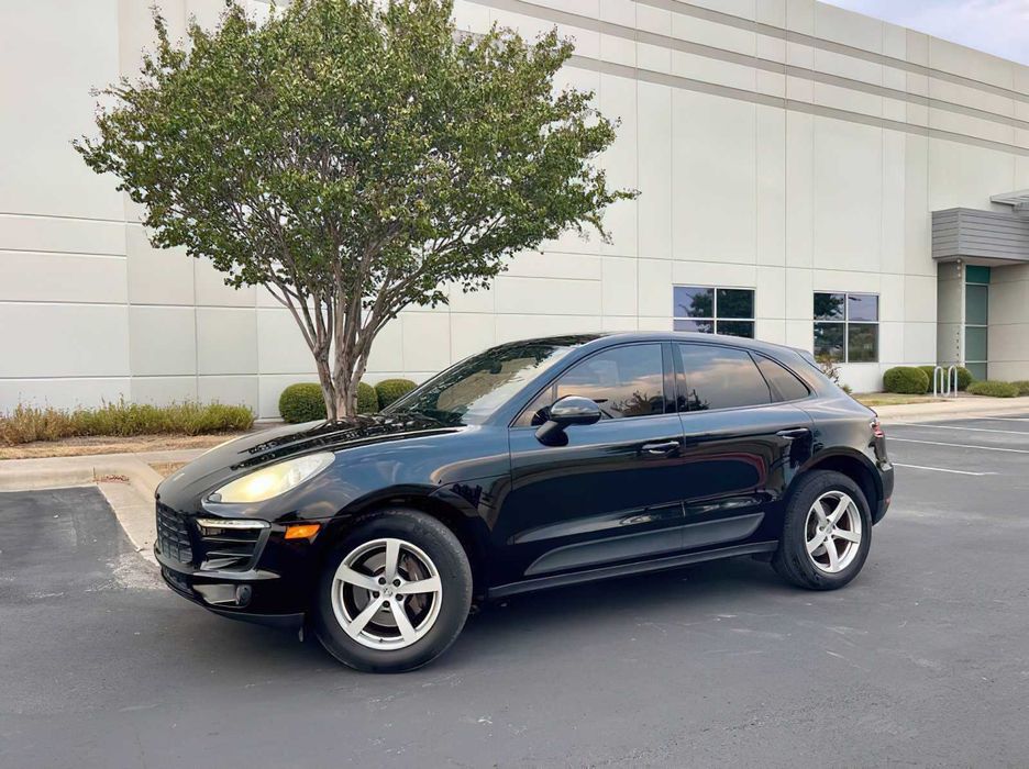 Porsche Macan      2017