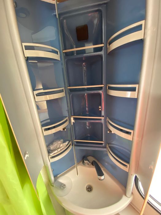 Продаємо улюблений сімейний причеп кемпінг Burstner