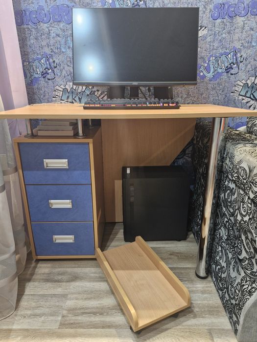 Продам Компьютерный стол