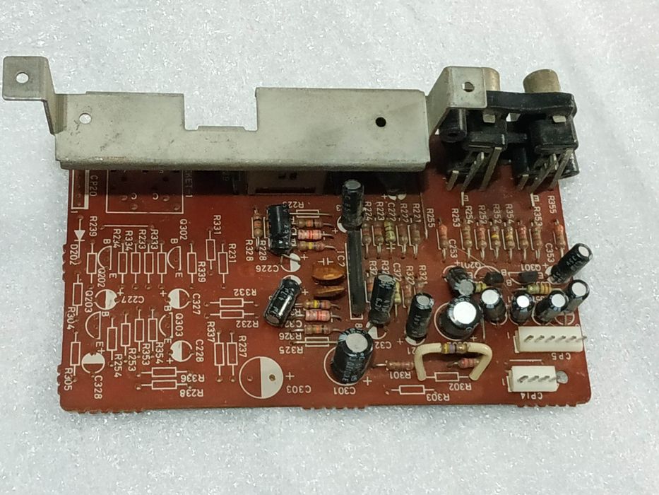 Продам на запчасти остатки Sanyo C3