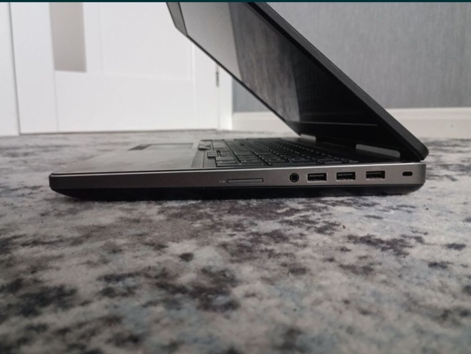 Продам ноутбук Dell precision 7510 в ідеальному стані!