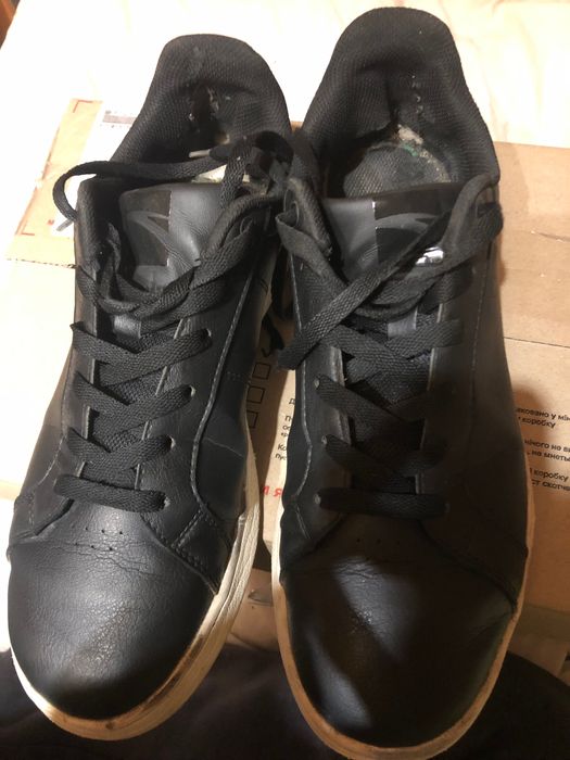 Продам кроссовки