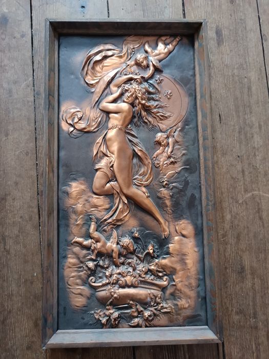 Płaskorzeźba metaloplastyczna Afrodyta