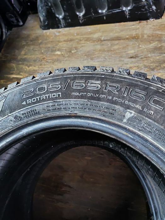 Dwie opony zimowe 205/65/16c