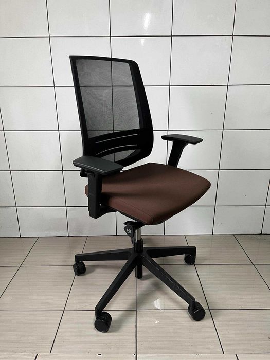 Fotel biurowy obrotowy ergonomiczny Profim Light Up 250S P61PU