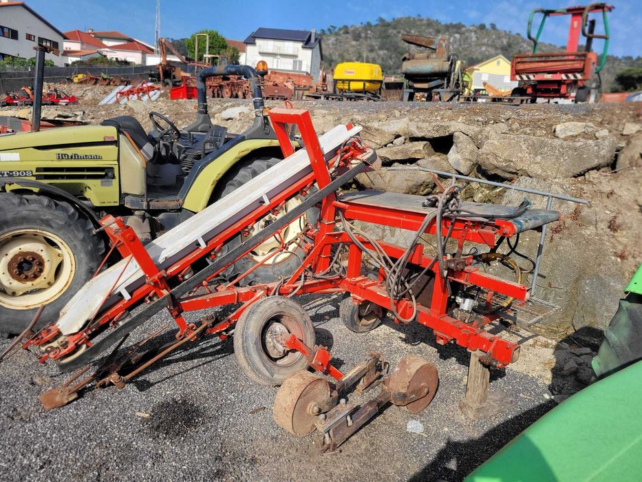 Máquina de Arrancar Alho Francês
