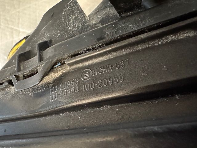 subaru legacy iv lampa prawa xenon lift 06-09 100-20959 koito cała kpl