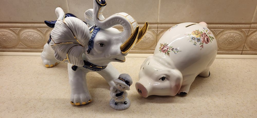 Статуэтки слон,фарфоровая девочка,свинка.