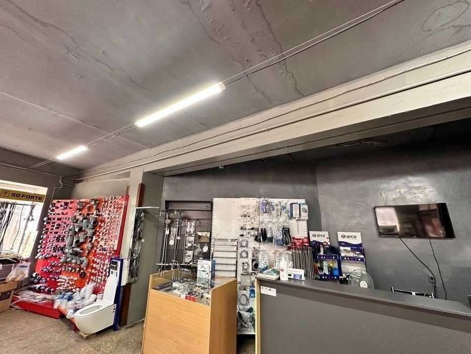 Продам комерцiйне примiщення(фасад) по вул.Любецька 40 А