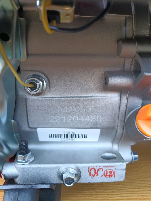 Новий  генератор MAST GROUP Т3500  2,5 кВт / 2,8 кВт і 2 банки масла