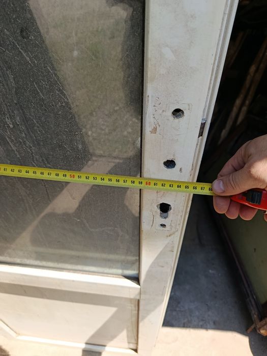 Продам металопластиковую дверь 225*65