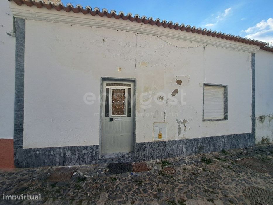 Moradia Térrea T3 com Quintal localizada no Centro Histórico na Cid...