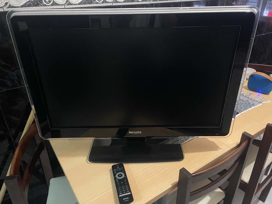Vendo televisão Philips 32polegadas com comando