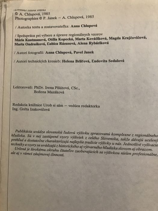 Словенська вишивка книга