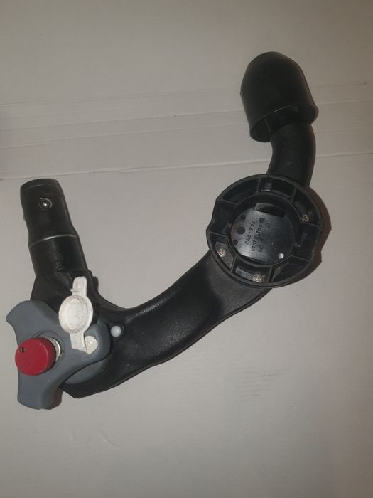 Hak holowniczy Mercedes-Benz