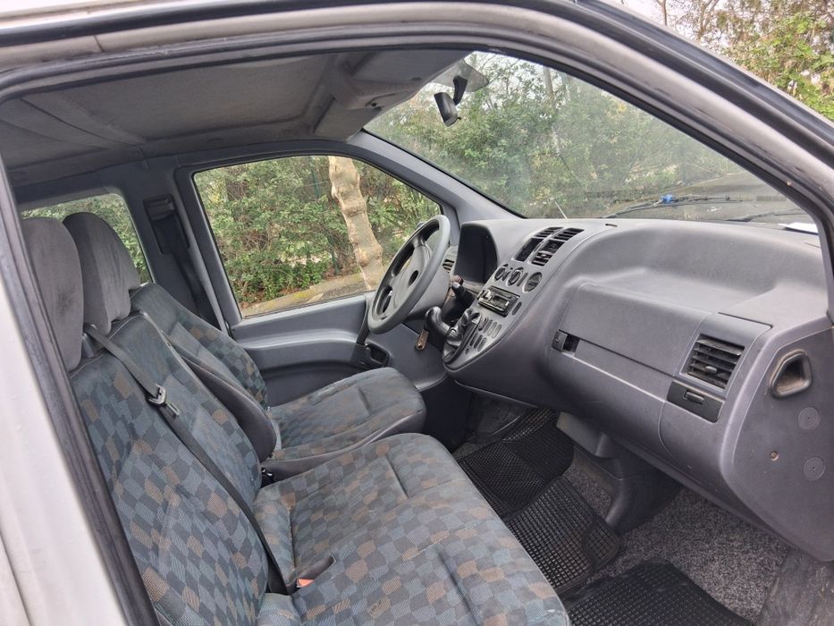 Vito 110 cdi 307 mil km 9 lugares.