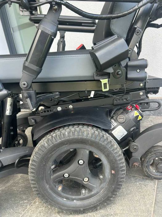 Quickie Jive M Electric Wheelchair