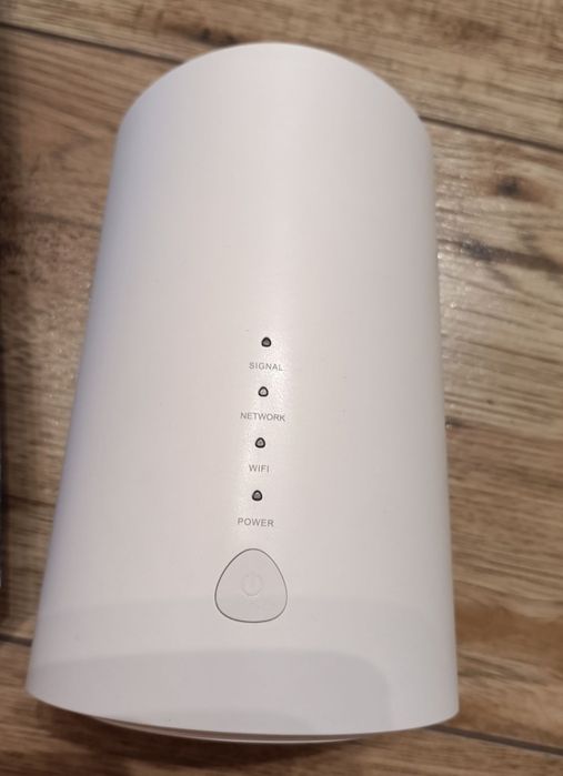 Router na Karte SIM Alcatel HUB 4G LTE Cat.7 300mbps/100mbps 2.4/5ghz