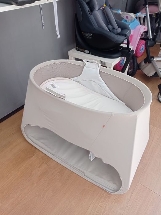 Berço espreguiçadeira de baloiço Stokke bounce n sleep