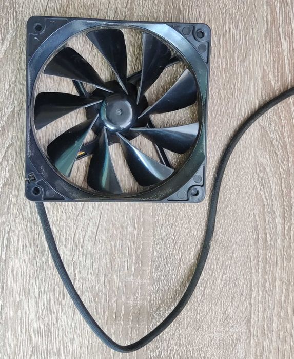 Wentylator Thermaltake 3-pin 12cm średnicy