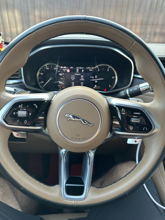 Ягуар F-Pace официал