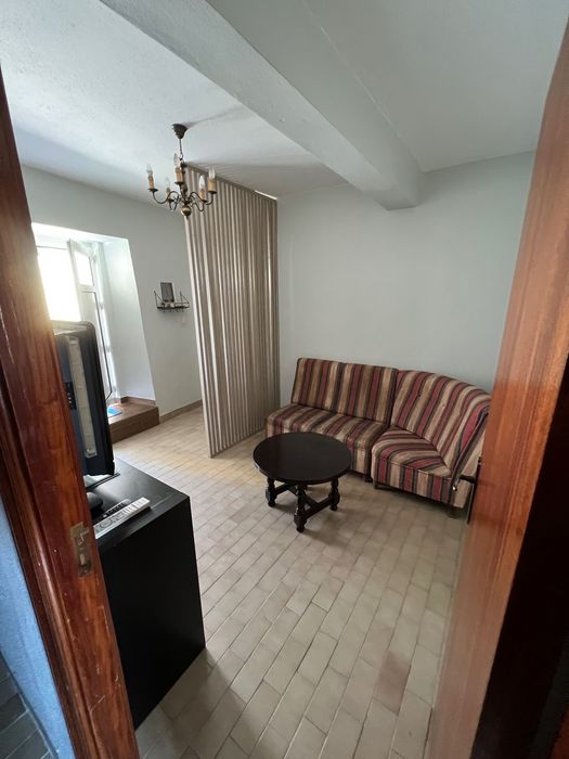 Alugo V2 rés do chão renovado