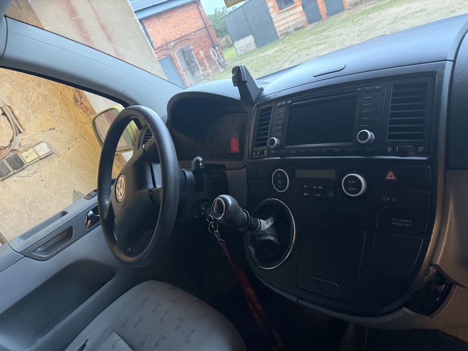 Volkswagen Multivan T5 2004 rok