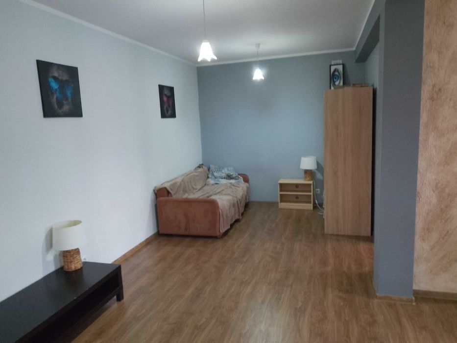 Wynajmę mieszkanie Salon kuchnia sypialnia. MIESZKANIE W KAMIENICY