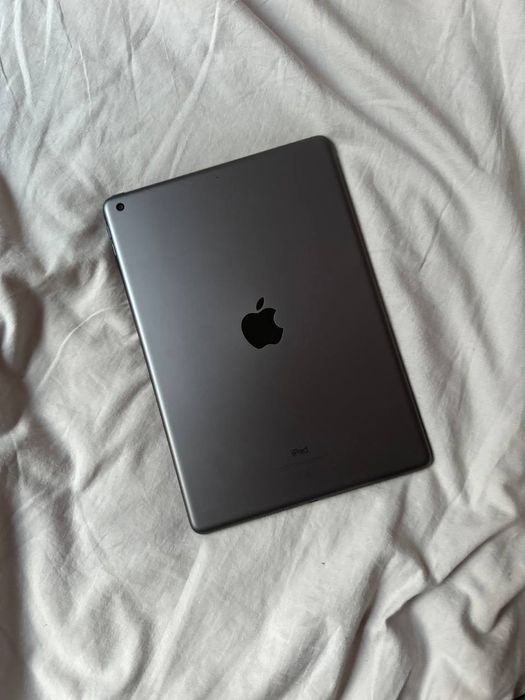 Appl IPad  9th Gen  256GB  wi- fi   10.2 Space Grey