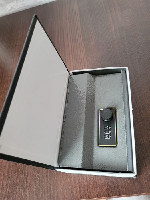 Sejf kasetka skrytka na pieniądze skarbonka