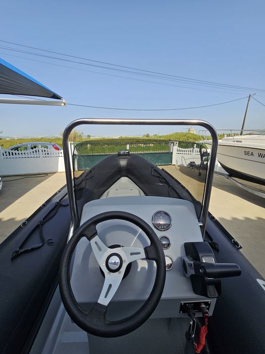 Semi-rigido 3D tender