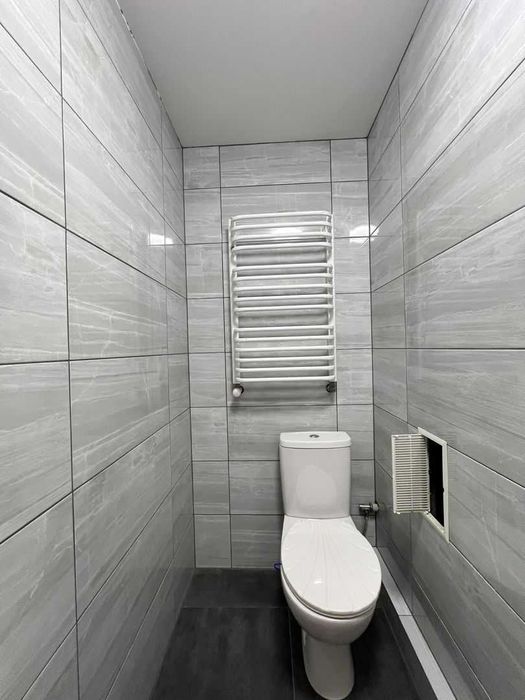 1но кімнатна з ремонтом на Леонтовича