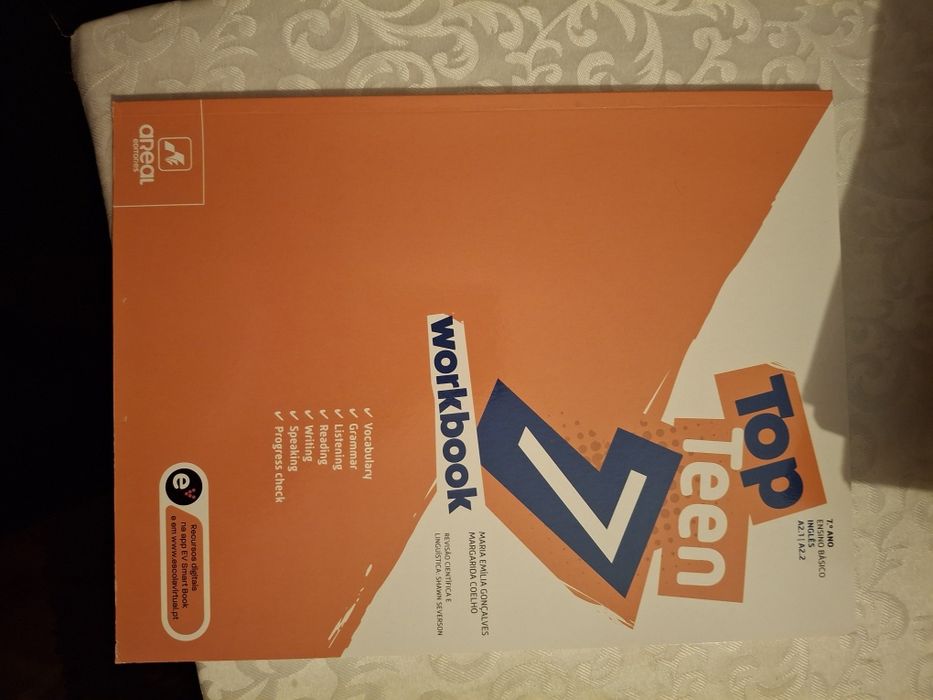 Vendo livros de atividades do 7° ano