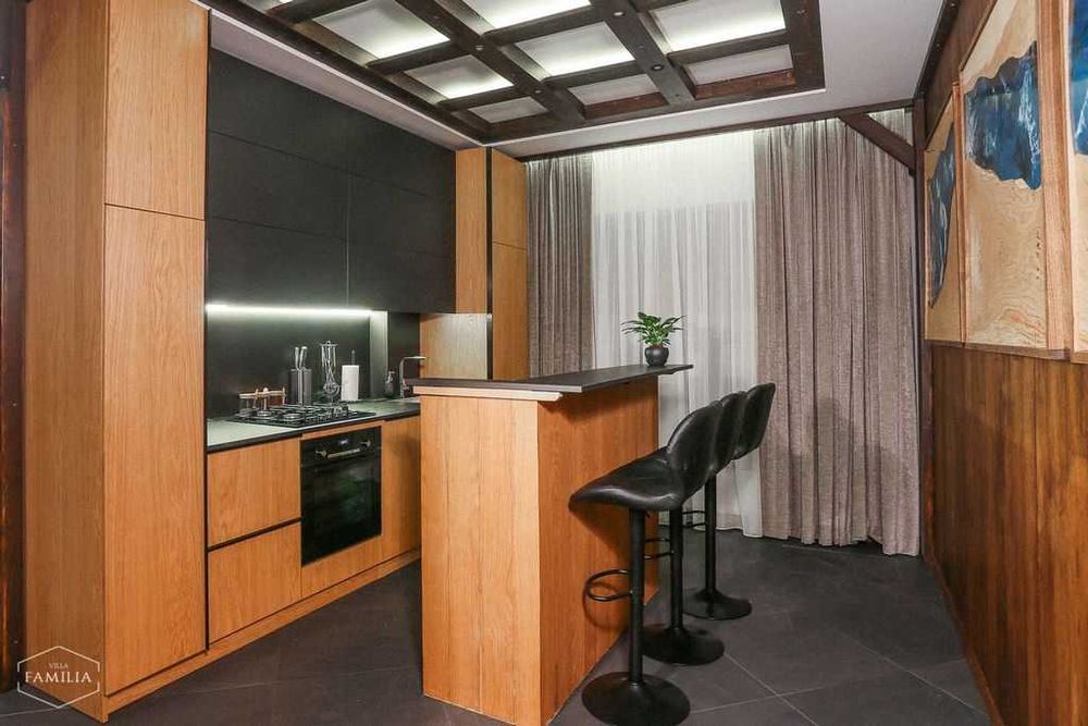 Будинок на вершині своїй гори в м. Яремче