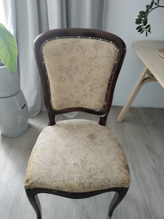 Krzesła stylizowane