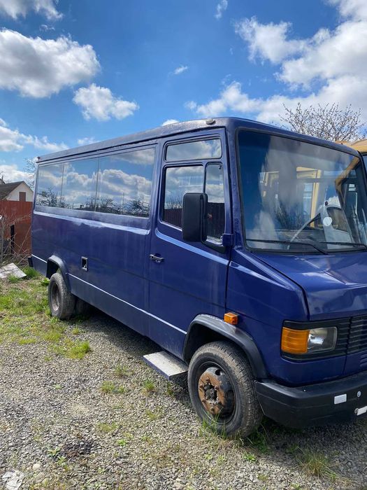 Mercedes-Benz 709D (Rex)