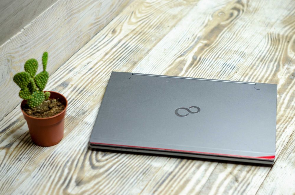 Сенсорный Fujitsu LifeBook U745 i5-5300U 2.9Ghz/DDR3 6Gb/SSD 120Gb/14'