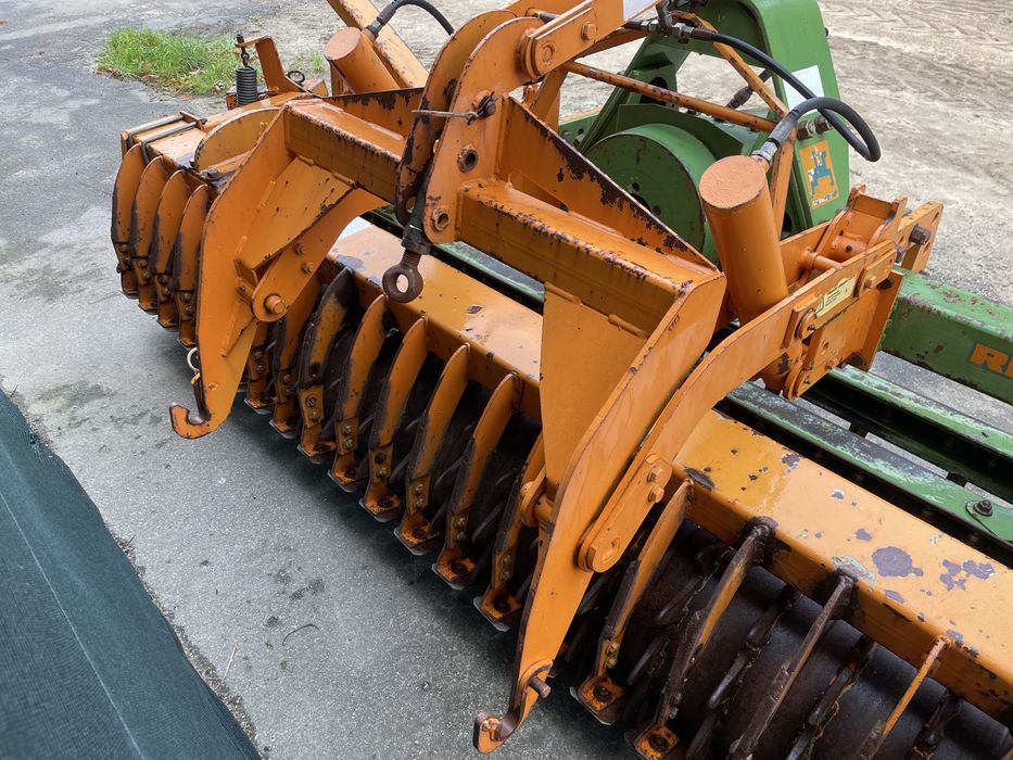 Brona aktywna, wahadłowa AMAZONE RE30, 3m, pakomat, paker