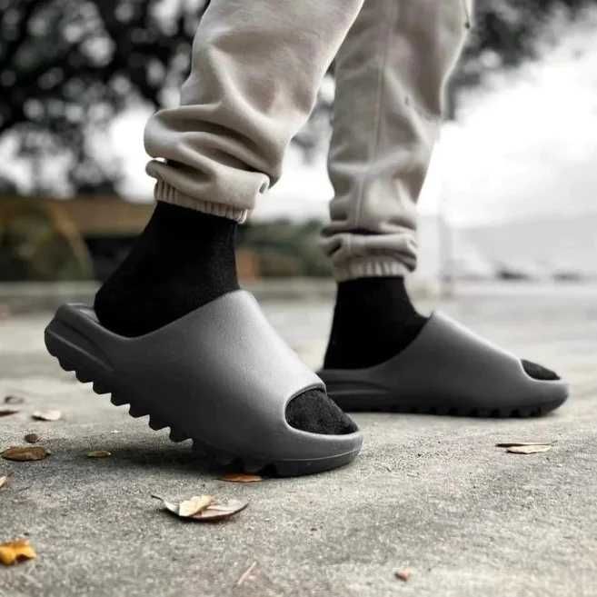 Klapki adidas Yeezy Slide Onyx Poznań Starołęka •