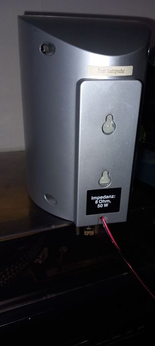 Wieża Dual. Aux,MP3,USB z głośnikami na statywach.